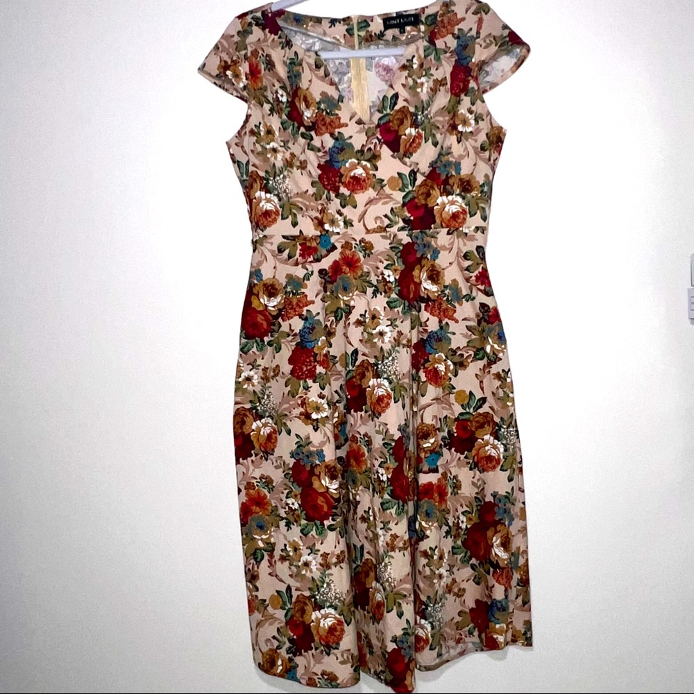 Boutique brand floral summer midi dress with pockets size L